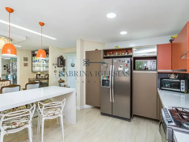 Imagem 8: Casa com 3 Quartos Mobiliada À Venda em Condomínio de santa Felicidade em Curitiba