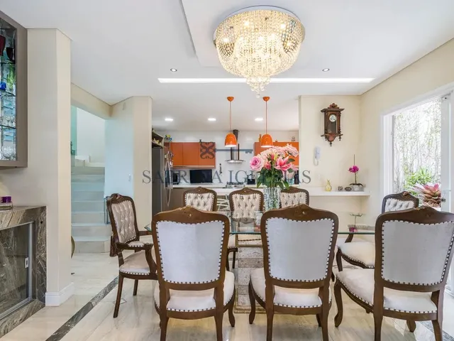 Imagem 2: Casa com 3 Quartos Mobiliada À Venda em Condomínio de santa Felicidade em Curitiba