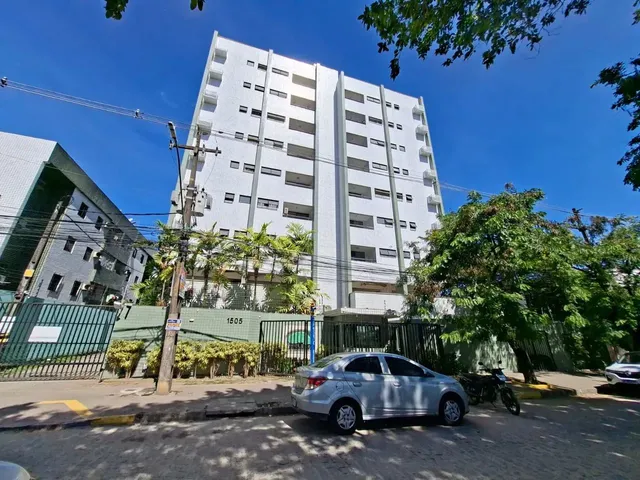 Imagem: O apartamento possui 2 Dormitórios, 1 Suíte, 1 Banheiro,