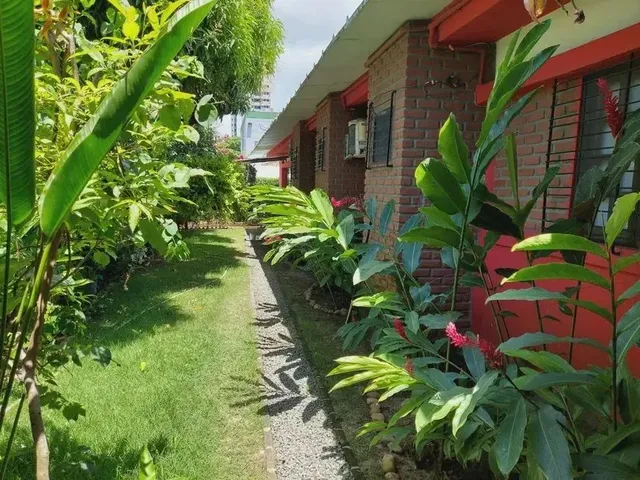 Imagem: A casa possui 4 Dormitórios, 4 Suítes, 5 Banheiros, 2