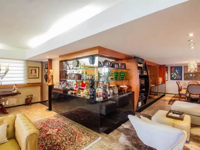 Imagem: Apartamento da Rua Setúbal com 4 Quartos