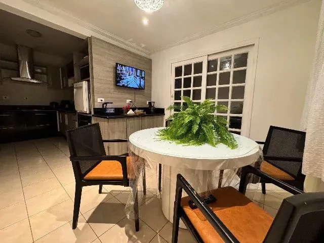 Imagem 4: Tríplex com Operação Airbnb Pronta - 5 Vagas e Duas Suítes Master