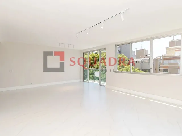 Imagem: O apartamento possui 3 Dormitórios, 1 Suíte, 2 Banheiros,