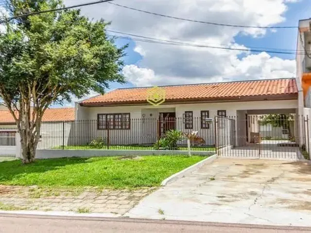 Imagem: Casa Térrea, com Quintal e Edícula, À