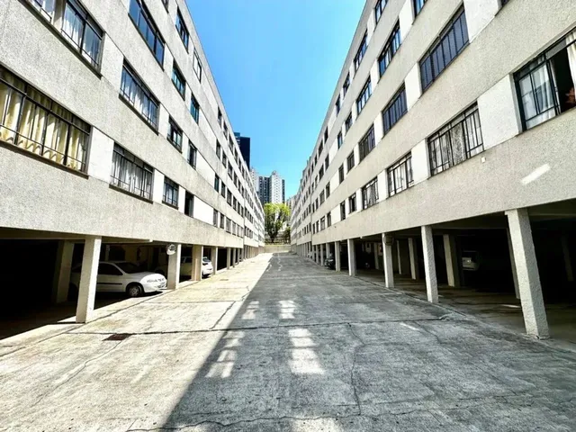 Imagem 15: Apartamento com 2 Quartos À Venda por R$ 380000.00, 67.70 M2 - Agua Verde - Curitiba/Pr