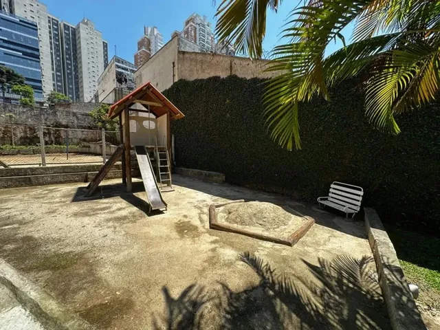 Imagem 3: Apartamento com 2 Quartos À Venda por R$ 380000.00, 67.70 M2 - Agua Verde - Curitiba/Pr