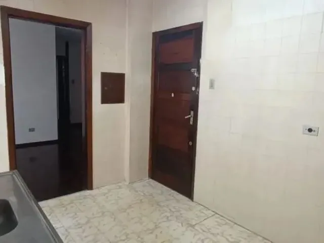 Imagem 10: Apartamento com 2 Quartos À Venda por R$ 380000.00, 67.70 M2 - Agua Verde - Curitiba/Pr