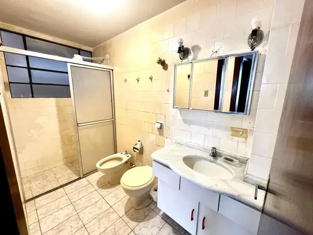Imagem 13: Apartamento com 2 Quartos À Venda por R$ 380000.00, 67.70 M2 - Agua Verde - Curitiba/Pr
