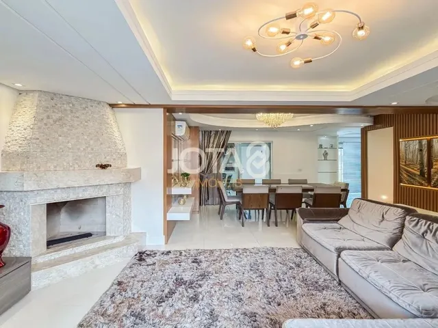 Imagem: Casa em Condomínio com 4 Quartos À Venda