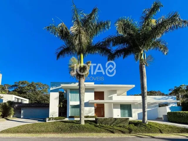 Imagem: Casa a Venda com 5 Suítes em Condomínio