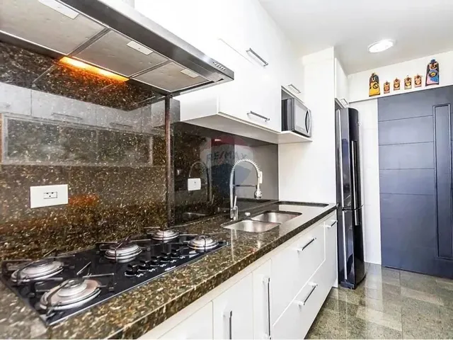 Imagem 14: Cobertura Duplex À Venda com 2 Quartos, 242M² de Área Privativa, Garagem Tripla No