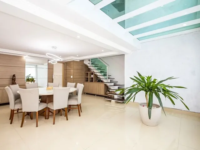 Imagem: Casa de Condomínio com 3 Quartos À Venda