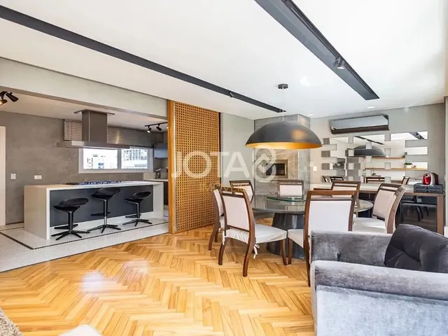 Imagem: Um Luxo de Apartamento em Frente a Praça