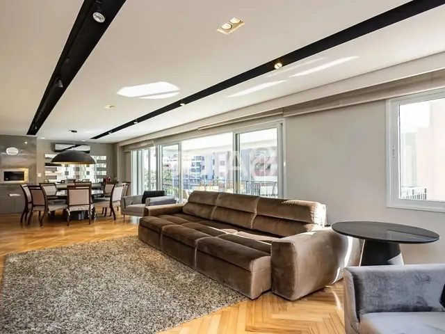Imagem 8: Um Luxo de Apartamento em Frente a Praça do Japão! Apartamento 4 Dormitórios Frente À