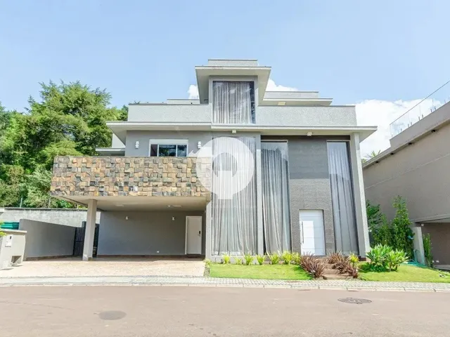 Imagem: Casa em Condomínio À Venda com 5 Suítes