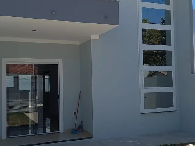 Imagem: A casa possui 2 Dormitórios, 1 Suíte, 2 Banheiros, 70m²