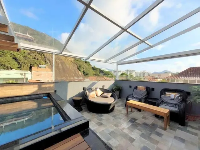 Imagem: A casa possui 4 Dormitórios, 4 Suítes, 5 Banheiros, 2