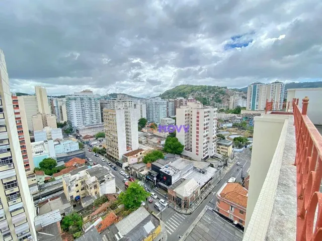 Imagem: Cobertura com 4 Dormitórios À Venda, 260