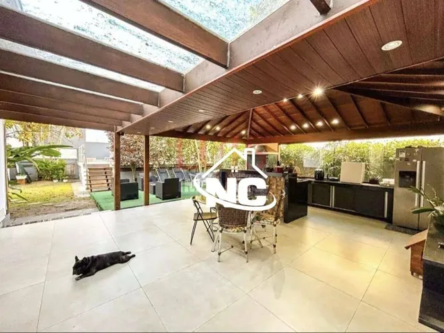 Imagem: Casa em Condomínio com 6 Quartos À Venda