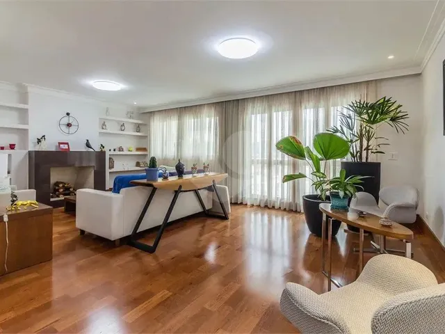 Imagem: Casa com 4 Quartos À Venda em Tucuruvi