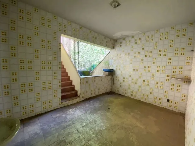 Imagem 5: Casa Ampla À Venda no Centro de Ponte Nova