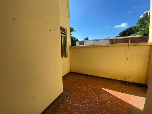 Imagem 6: Casa Ampla À Venda no Centro de Ponte Nova