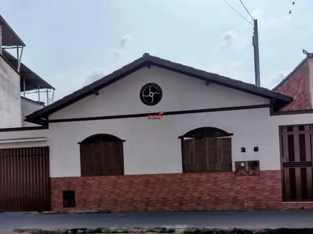 Imagem: Casa Contendo 04 Quartos para Venda no Centro