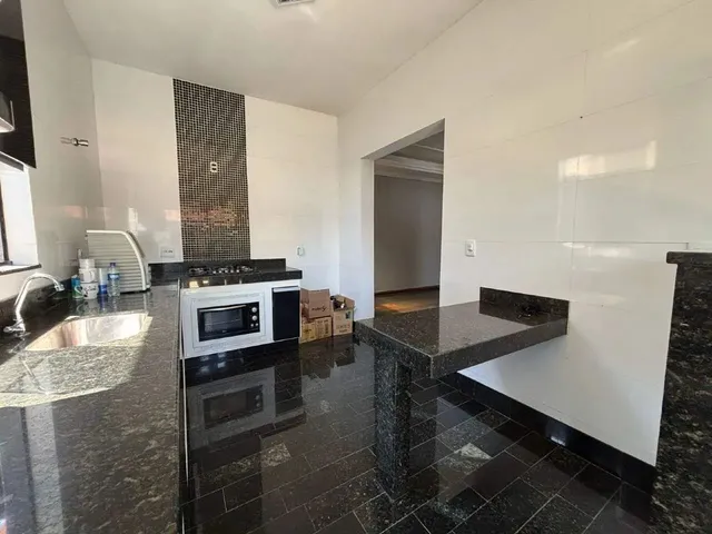 Imagem 8: Casa para Aluguel, 3 Quartos, 2 Suítes, 6 Vagas, Castelo - Belo Horizonte/Mg