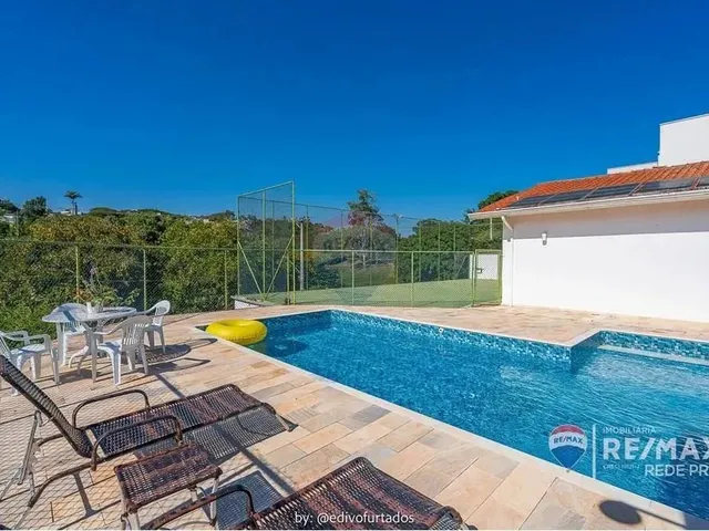 Imagem: Casa Térrea À Venda com 04 Quartos, Sendo