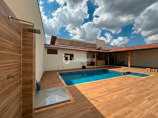 Imagem: Casa À Venda, 3 Quartos, 1 Suíte, 6 Vagas