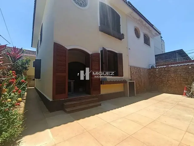 Imagem: Vende-Se Casa na Rua Pedro Guedes com 242M²