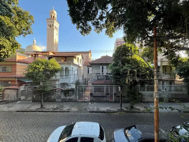 Imagem 10: Vendo Casa Duplex com Terraço na Alberto de Sequeira com 6 Quartos