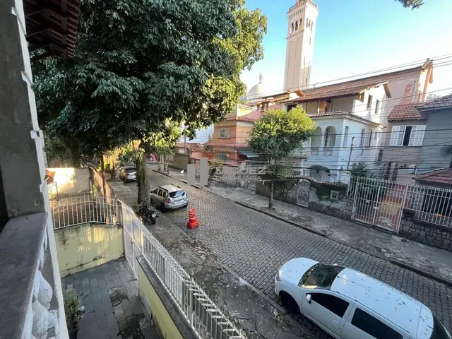 Imagem 15: Vendo Casa Duplex com Terraço na Alberto de Sequeira com 6 Quartos