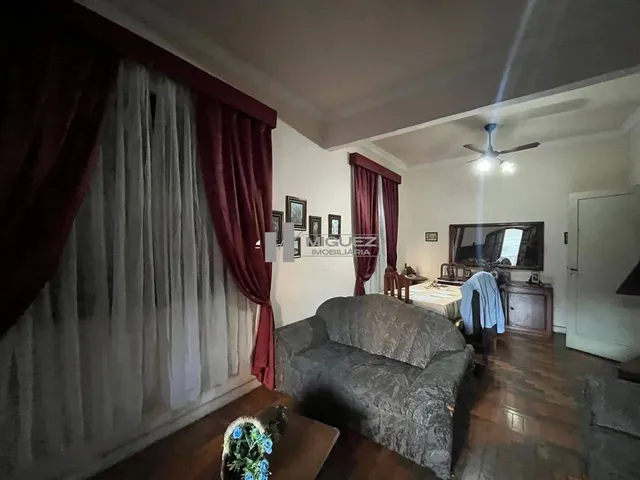 Imagem 11: Vendo Casa Duplex com Terraço na Alberto de Sequeira com 6 Quartos