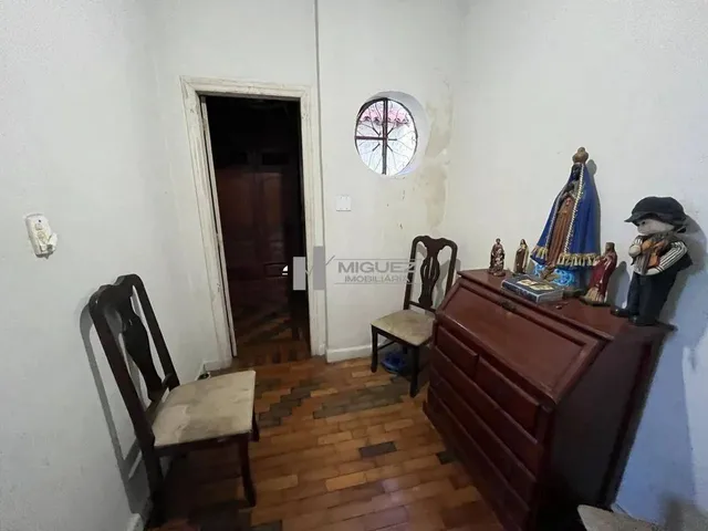 Imagem 8: Vendo Casa Duplex com Terraço na Alberto de Sequeira com 6 Quartos