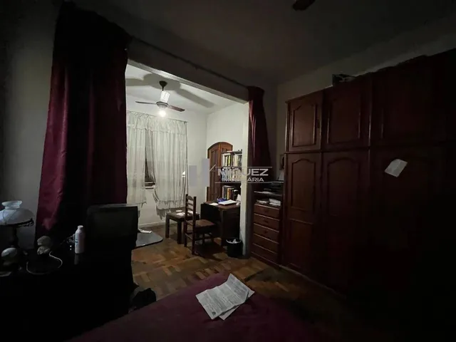 Imagem 16: Vendo Casa Duplex com Terraço na Alberto de Sequeira com 6 Quartos