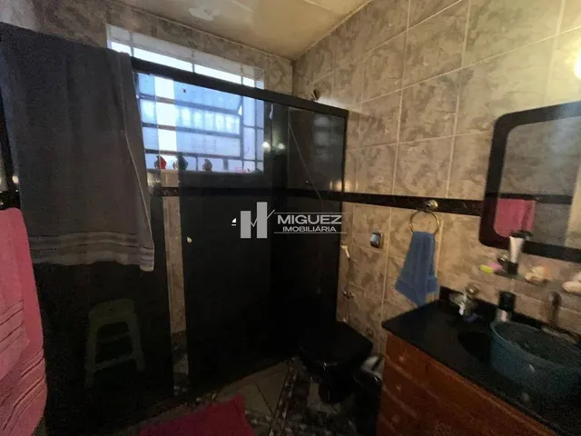 Imagem 12: Vendo Casa Duplex com Terraço na Alberto de Sequeira com 6 Quartos