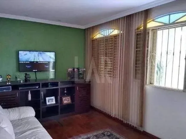 Imagem: Casa À Venda, 4 Quartos, 1 Suíte, 5 Vagas