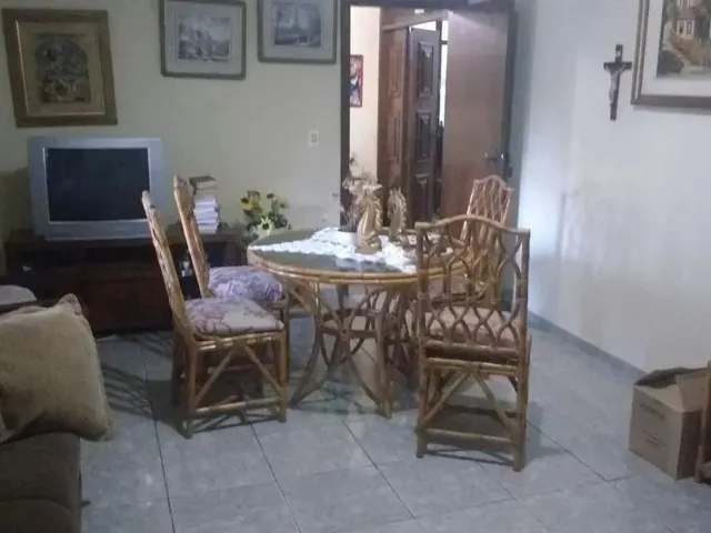 Imagem: Casa À Venda, 6 Quartos, 1 Suíte, 4 Vagas