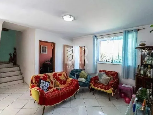 Imagem: Casa Geminada À Venda, 4 Quartos, 1 Suíte