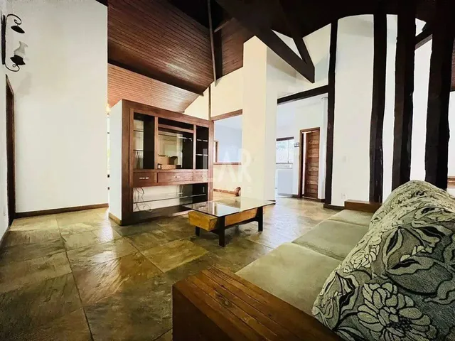 Imagem: Casa À Venda, 3 Quartos, 1 Suíte, 6 Vagas