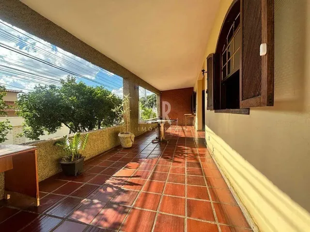 Imagem: Casa À Venda, 4 Quartos, 1 Suíte, 3 Vagas