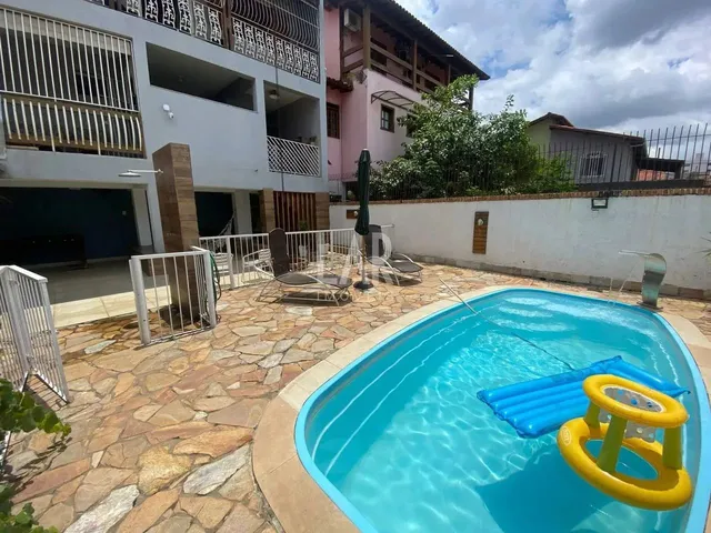 Imagem: Casa À Venda, 3 Quartos, 1 Suíte, 4 Vagas