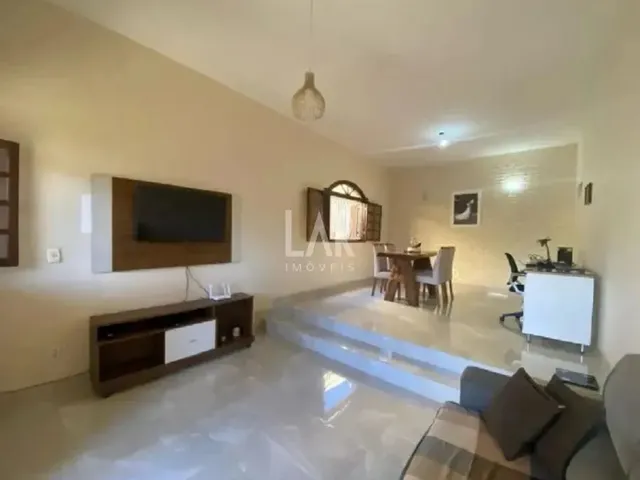 Imagem: Casa À Venda, 3 Quartos, 1 Suíte, 5 Vagas