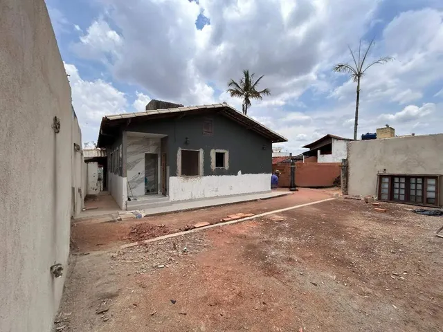 Imagem: Casa À Venda, 4 Quartos, 1 Suíte, 4 Vagas