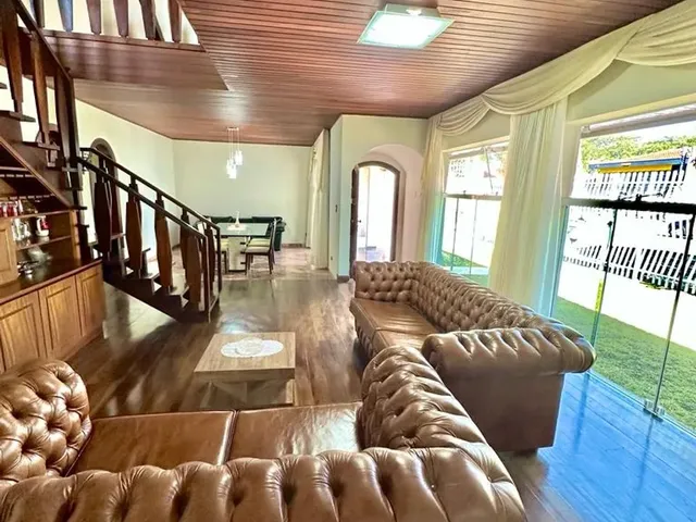 Imagem: Linda Casa com 393 M2 Úteis, 5 Dormitórios