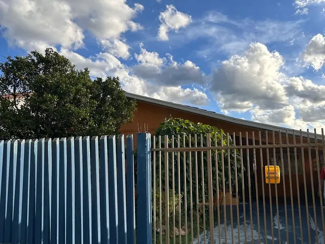 Imagem 4: Terreno com Duas Casas Perto da Renault