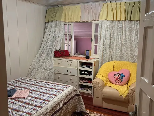Imagem 8: Terreno com Duas Casas Perto da Renault