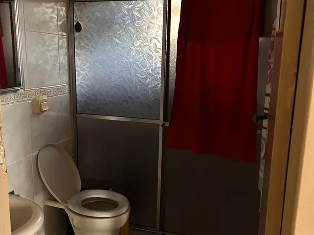 Imagem 10: Terreno com Duas Casas Perto da Renault