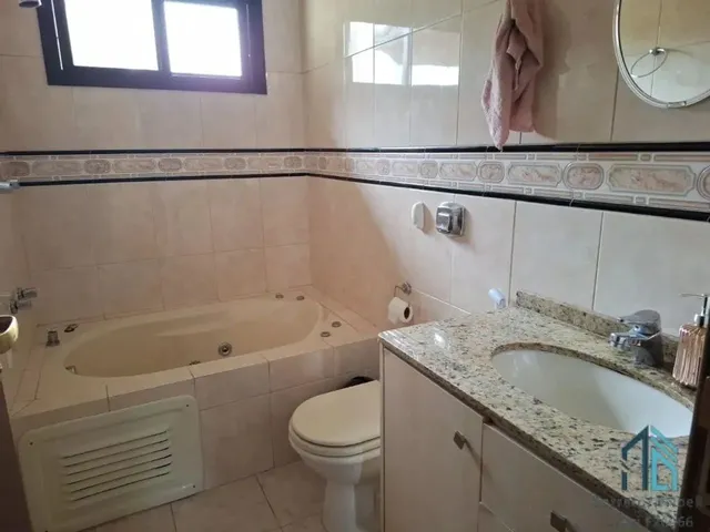 Imagem 3: Sobrado 03 Quartos C/Suíte, Ático, Churrasqueira, Mercês/São Francisco em Curitiba Pr